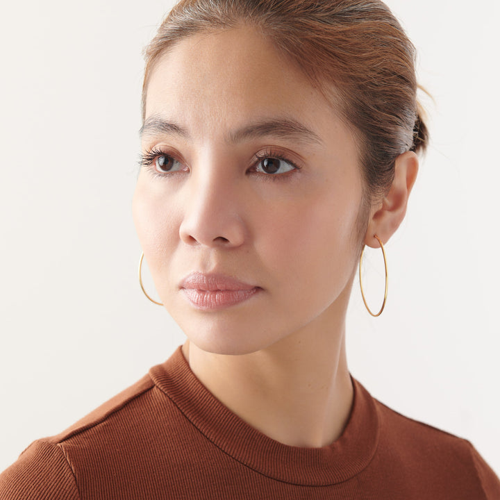 Vintage Sparrow Jewelry Gold Hoops Earrings On Model